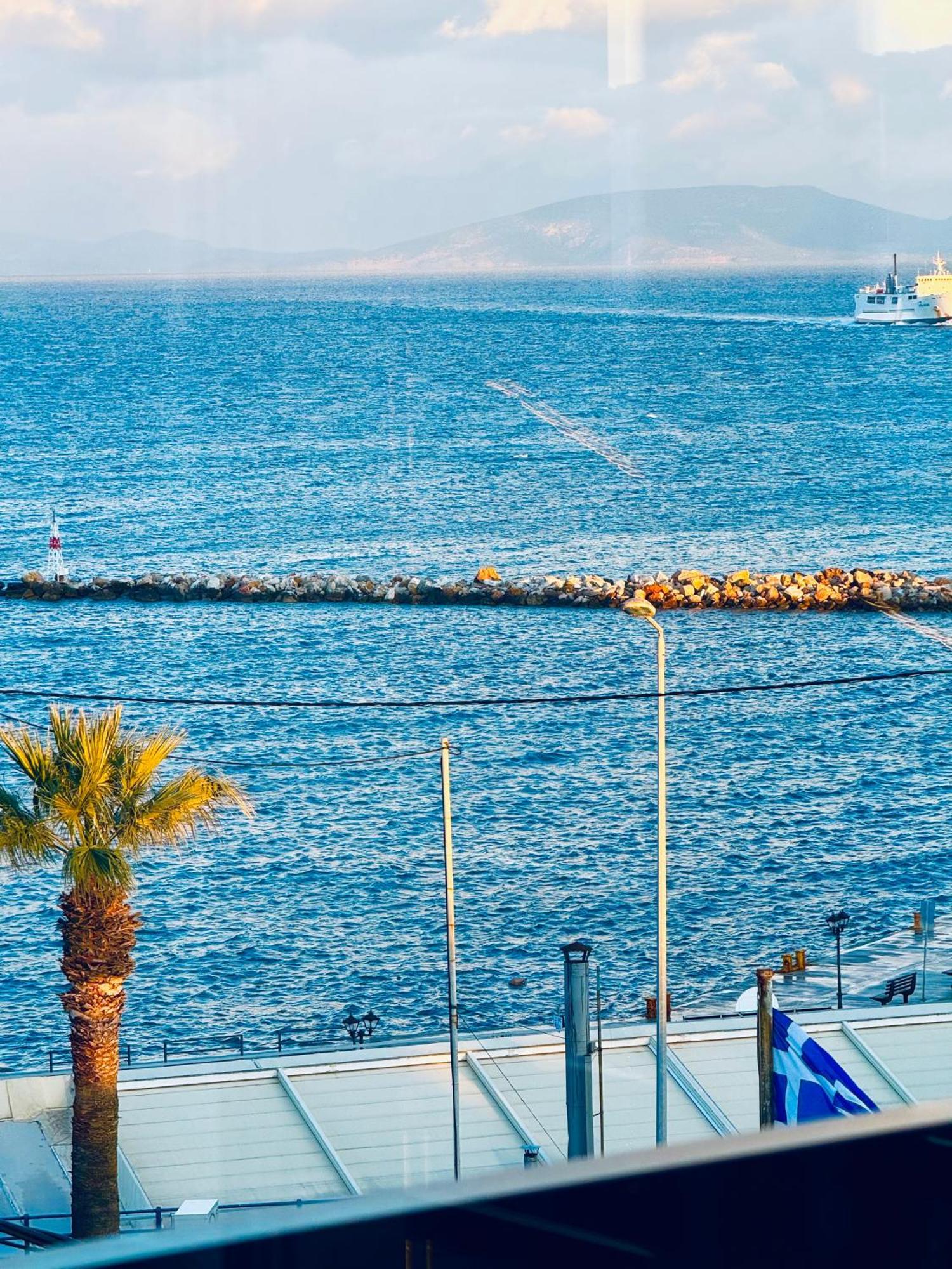 Blue Horizon Gem On The Port Leilighet Rafína Eksteriør bilde